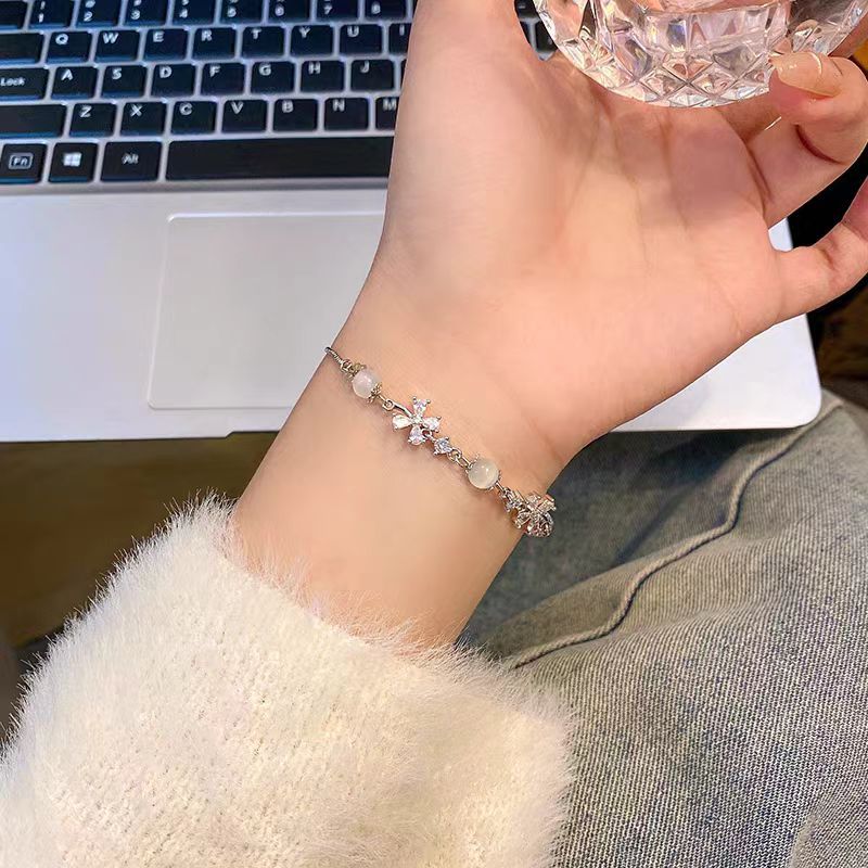 Wholesale titanium steel female niche all-match light luxury high-end lovers bracelet